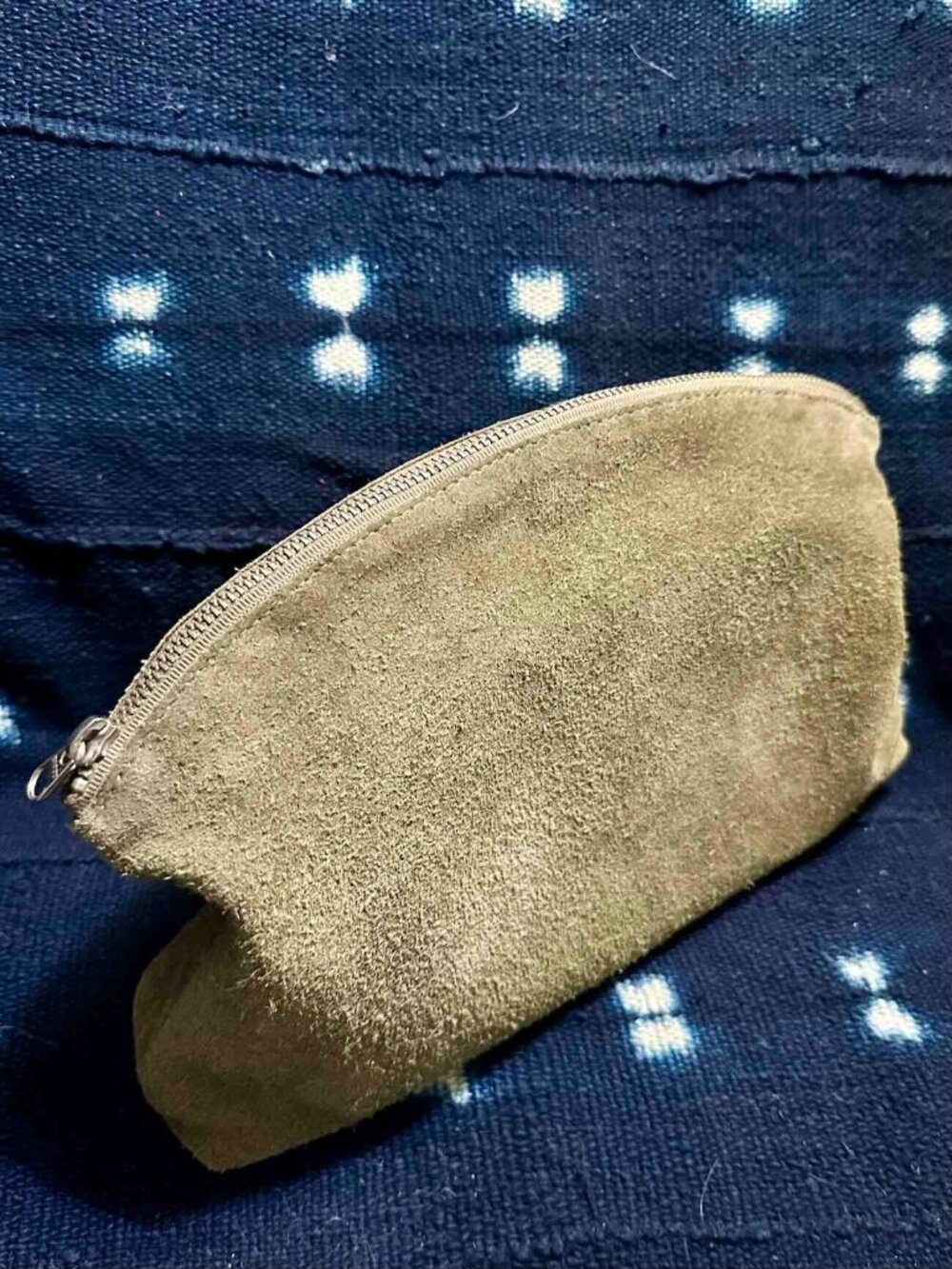 BAGGU Vintage Large suede zip clutch pouch Olive green